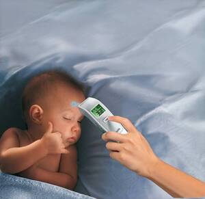 Mua nhiệt kế điện tử đo trán loại nào tốt nhất cho bé?
