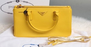 Mua túi xách đeo chéo uy tín, giá thành hấp dẫn ở đâu?