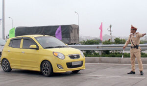 Mức phạt vi phạm giao thông mới nhất năm 2016 dành cho người điều khiển xe ô tô