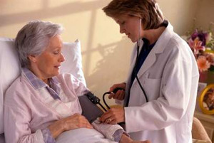 Nên chọn mua máy huyết áp điện tử hay huyết áp cơ?