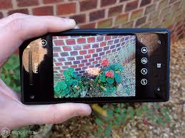 Nên chọn mua Sony Xperia M2 hay HTC 8X trong phân khúc smartphone giá rẻ?