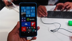 Nên mua Microsoft Lumia 640 hay Asus Zenfone 2?