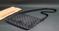 Những điều bạn cần biết khi lựa chọn túi xách nam Louis Vuitton