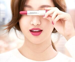 Những màu son dẫn đầu xu hướng mùa hè 2016