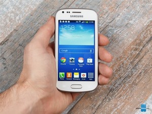 Những smartphone phổ thông hấp dẫn dịp cuối năm