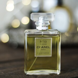 Nước hoa nữ Chanel No.19 Poudré Pour Femme - hương hoa nồng nàn, cổ điển đến từ nước Pháp