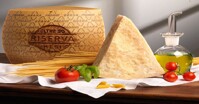 Phân biệt phô mai Parmesan và Grana Padano: loại nào tốt cho bé hơn?