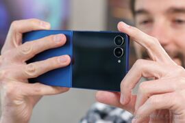 Review camera điện thoại Samsung Galaxy Z Flip7 5G: Xuất sắc!