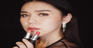 Review chi tiết 2 dòng son lì ăn uống không trôi đình đám nhà MAC và Shu Uemura