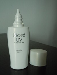 Review kem chống nắng giá rẻ Biore UV Perfect Face Milk SPF50 PA+++