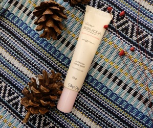 Review kem chống nắng giá rẻ Sunplay Skin Aqua Silky White Essence SPF50 PA+++