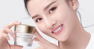 Review kem dưỡng Estee Lauder Revitalizing Supreme+ + Bright xem da “hồi xuân” như nào?