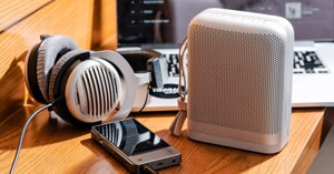 Review loa bluetooth Bang & Olufsen Beoplay P6