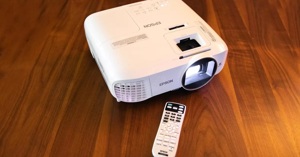 Review máy chiếu Epson Home Cinema 2250