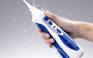 Review máy tăm nước có hiệu quả không, hướng dẫn cách dùng đúng