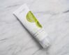 Review tẩy da chết Acure Brightening Facial Scrub - bí quyết giúp bạn gái có được làn da rạng rỡ