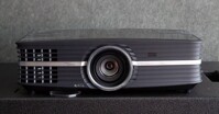 So sánh 2 chiếc máy chiếu Optoma UHD60 và Optoma UHD65