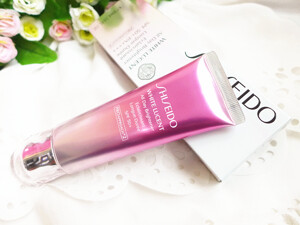 So sánh bộ dưỡng trắng Shiseido White Lucent và OHUI Extreme White