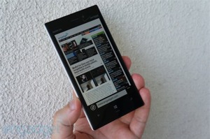 So sánh điện thoại di động di động Sony Xperia T3 và Lumia 928