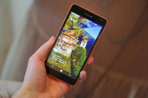 So sánh điện thoại di động giá rẻ Sony Xperia E3 và Lumia 535