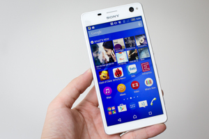 So sánh điện thoại di động LG G4 Stylus và Xperia C4 Dual