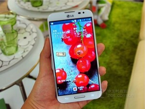 So sánh điện thoại di động Sony Xperia Z C6603 và LG Optimus G Pro E985 trong tầm giá 4 triệu đồng
