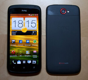 So sánh điện thoại di động Sony Xperia C3 Dual và điện thoại HTC One S