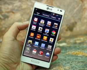 So sánh điện thoại di động Sony Xperia Z C6603 và LG Optimus L9 P760