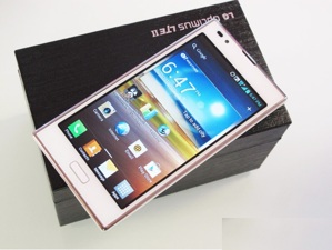 So sánh điện thoại di động Sony Xperia C3 Dual D2502 và LG Optimus LTE2
