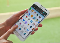 So sánh điện thoại di động Sony Xperia Z C660 và LG Optimus G Pro 2