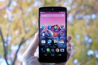So sánh điện thoại di động Sony Xperia C3 Dual và điện thoại LG Nexus 5