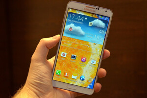 So sánh điện thoại di động Sony Xperia C và Samsung Galaxy Note 3 SM-N900