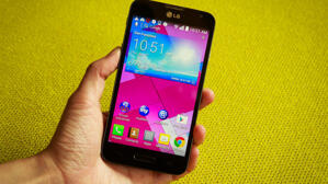 So sánh điện thoại giá rẻ Nokia XL và LG Optimus LTE2