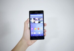 So sánh điện thoại Samsung Galaxy E7 và Sony Xperia M4 Aqual Dual
