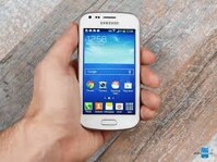 So sánh điện thoại Sony Xperia U và Samsung Galaxy Trend