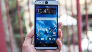 So sánh điện thoại Sony Xperia T2 và HTC Desire Eye