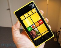 So sánh điện thoại Xperia Z C6603 và điện thoại Lumia 820 trong tầm giá rẻ
