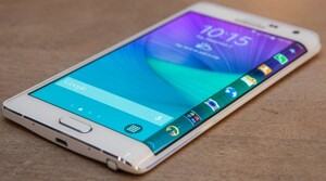 So sánh giá bán điện thoại Samsung chính hãng mới nhất