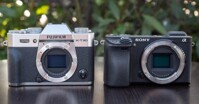 So sánh hai chiếc máy ảnh Fujifilm X-T30 vs Sony a6400