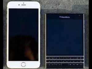 So sánh iPhone 5S và BlackBerry Passport: Đọ tài ở phân khúc smartphone cao cấp