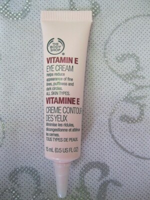 So sánh kem mắt  NUXE Merveillance Expert và The Body Shop Vitamin E Eye Cream