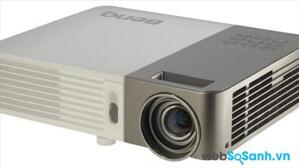So sánh máy chiếu mini BenQ GP10 và Optoma ML750