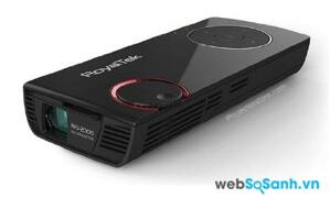 So sánh máy chiếu mini giá rẻ Royaltek RPJ-2000 và Acer C20