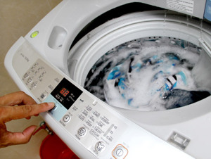 So sánh máy giặt LG WFS8419FS và Sanyo ASW-S80ZT