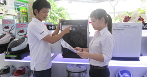So sánh máy lọc không khí và máy tạo độ ẩm : Chọn mua loại nào cho mùa hanh khô / phòng có điều hòa nhiệt độ ?