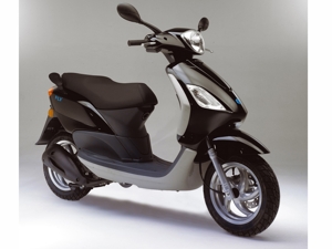 So sánh Piaggio Fly và SYM Attila Venus 125