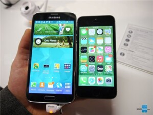 So sánh Samsung Galaxy S5 và iPhone 5S: Chọn smartphone nào cho vừa túi tiền?