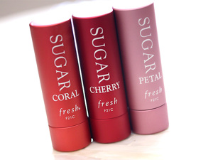 So sánh son dưỡng môi Fresh Sugar Lip Treatment và Nuxe Reve de Miel Ultra-Nourishing Lip Balm