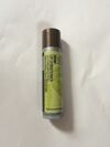 So sánh son dưỡng môi Nuxe Reve de Miel Lip Moisturizing Stick và The Body Shop Hemp Lip Conditioner