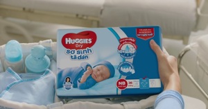 So sánh tã dán Huggies và tã dán Bobby loại nào tốt hơn cho bé?